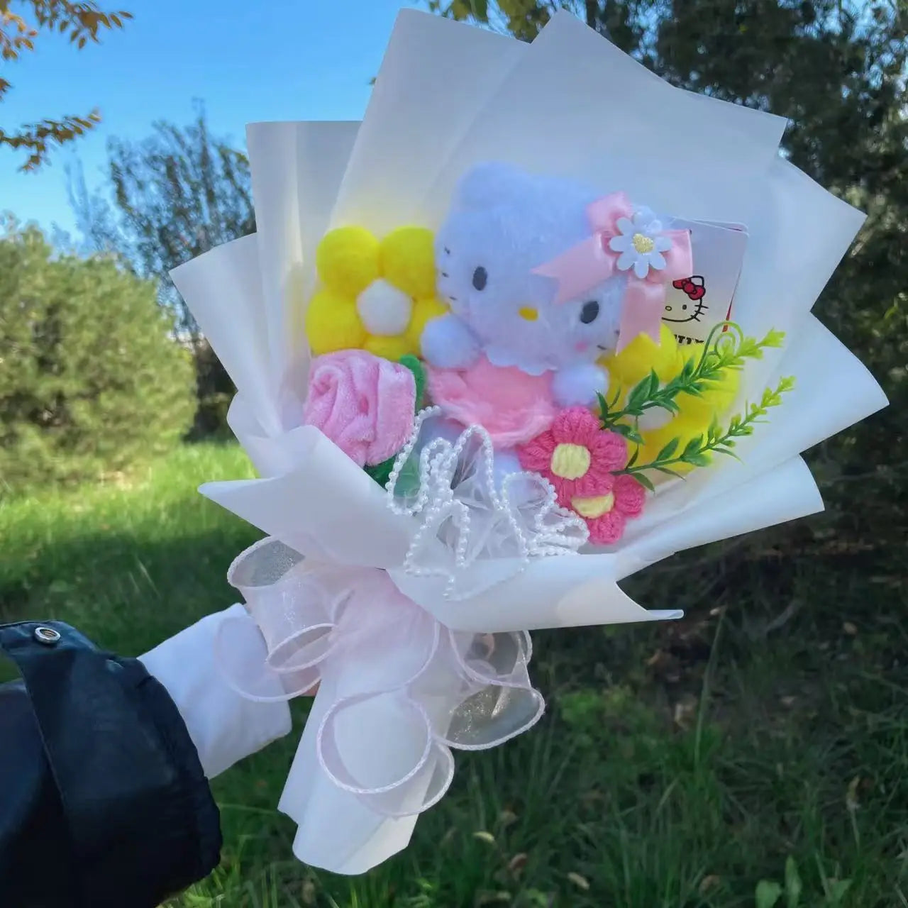 Hello Kitty Rose Bouquet 🌸