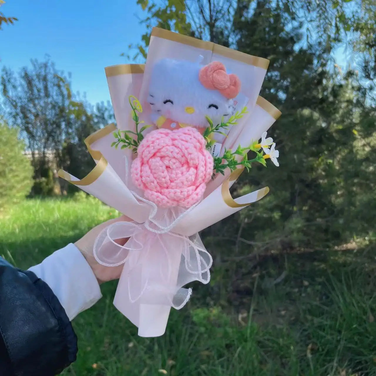 Hello Kitty Rose Bouquet 🌸