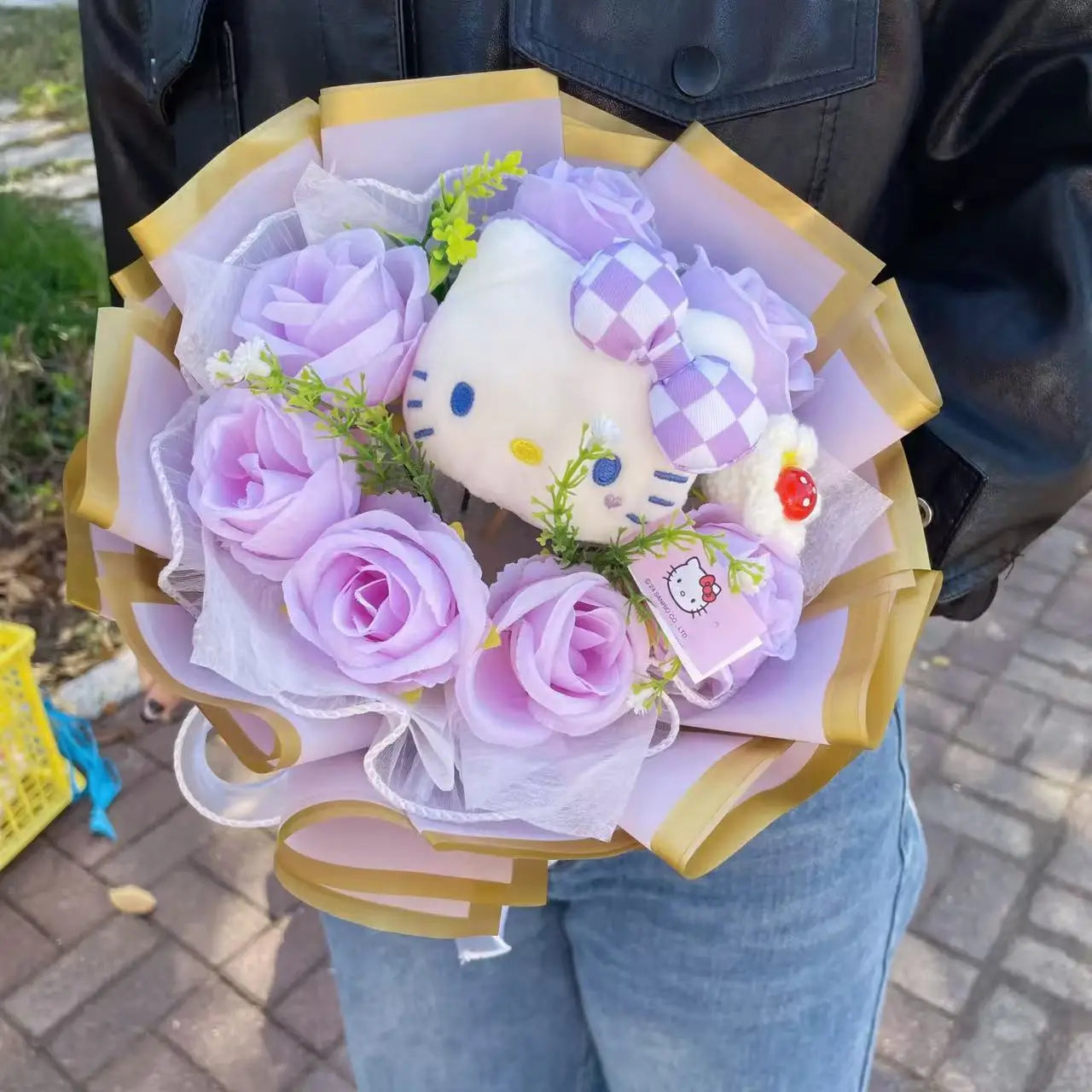 Hello Kitty Rose Bouquet 🌸